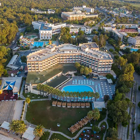 Üdülőközpont Amara Family 5*