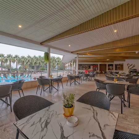Üdülőközpont Amara Family 5*